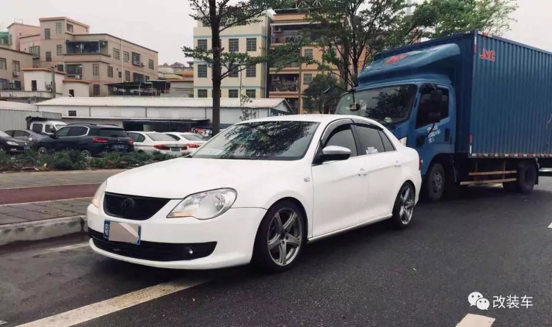 丰田MR2共享汽车？不知道收费多少钱一公里丨街拍投稿66期