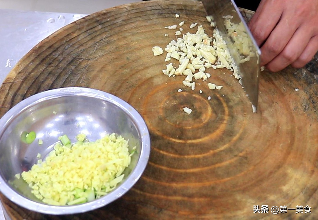 圖片[4]-油燜大蝦最簡單的做法 不油炸照樣好吃 肉質鮮嫩可口 皮酥入味-起舞食譜網