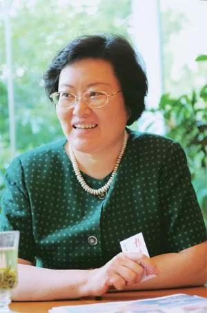 谁说女子不如男，中国又一位巾帼女英雄！