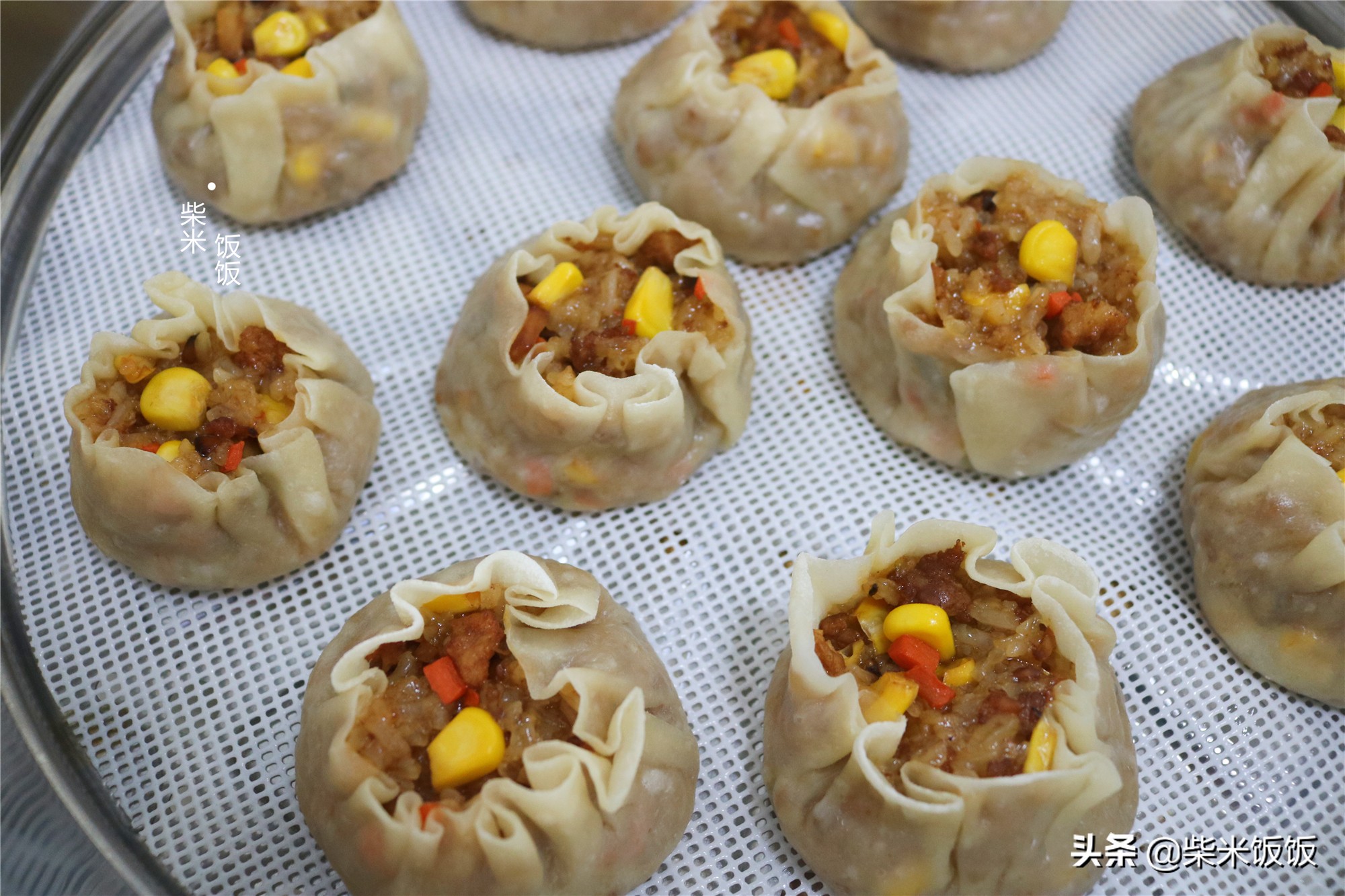孩子點名要吃的燒麥，做法比餃子簡單，一鍋蒸33個，涼了也好吃