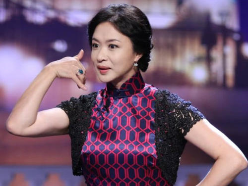 她原本是素人，被金星看好演喜剧爆红，参加《