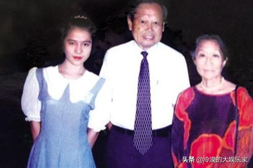 28岁翁帆爱上82岁杨振宁，结婚11年后，翁帆终于