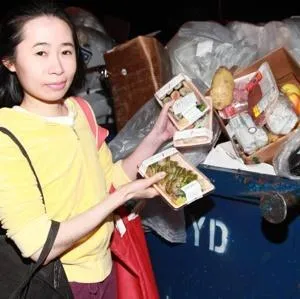 20年不买衣服，垃圾桶里捡食物，她在纽约省出了一套房？