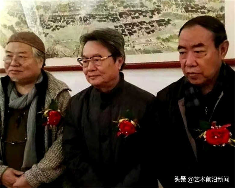 “石头娃”的水墨丹心——著名画家王小信创“水重乱柴皴”画法，彰显笔墨的力量