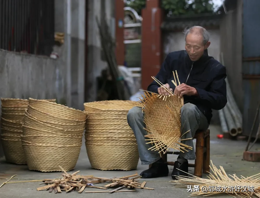 这个景区一天100场演出，就问你看不看的过来？