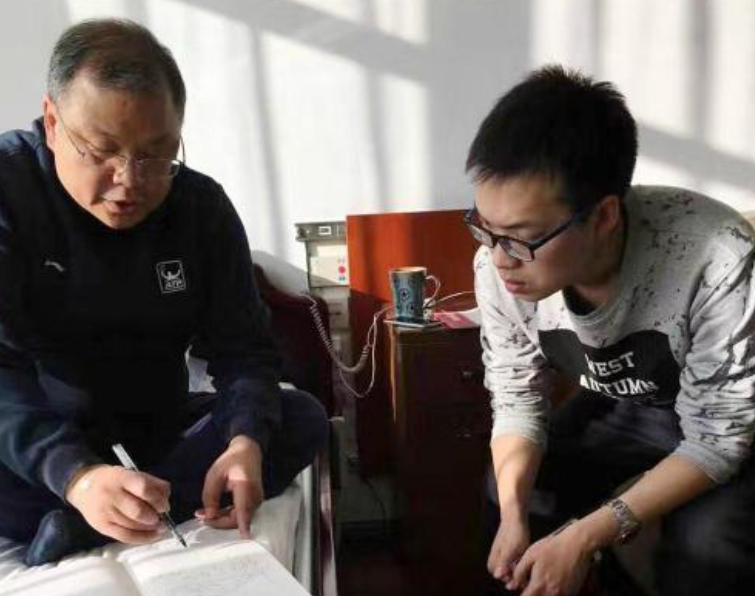 һ����ѫ�ƴ��꣺�ع���ͻ�ƺ��ļ�����������ĸ����100����