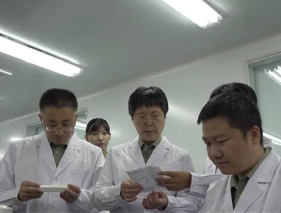 重要發現！ 中國研究團隊成功分離變異毒株，世界目光看向東方