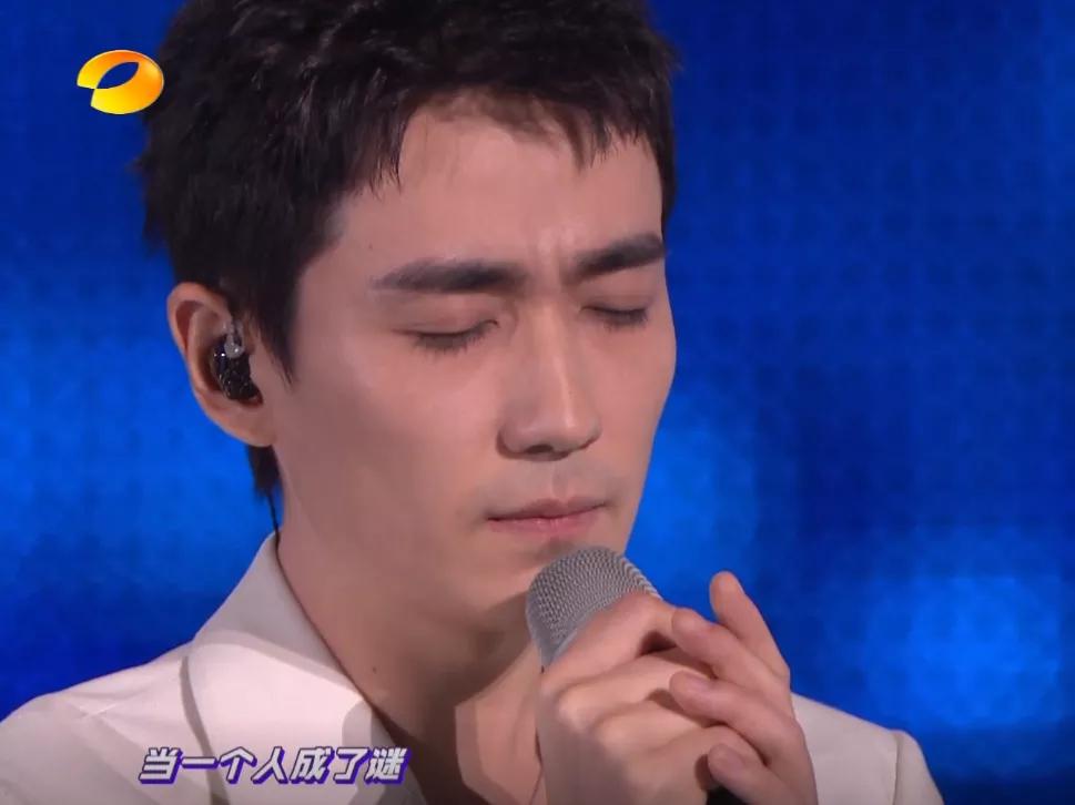湖南跨年晚会暴露明星真实状态：谢霆锋素颜状态佳，万茜细纹明显