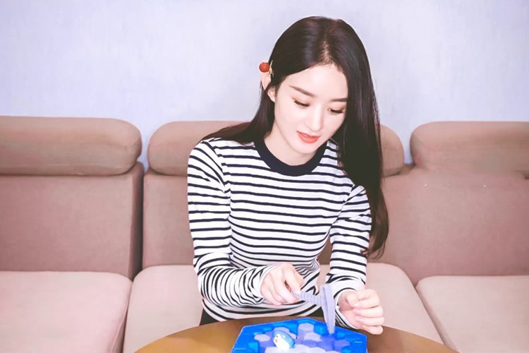 《有翡》停工是赵丽颖的错？大女主改双女主，“锅”却全由阿翡背