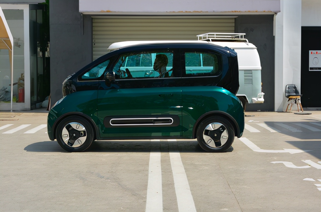 内外兼修 质感优秀 道路试驾宝骏KiWi EV