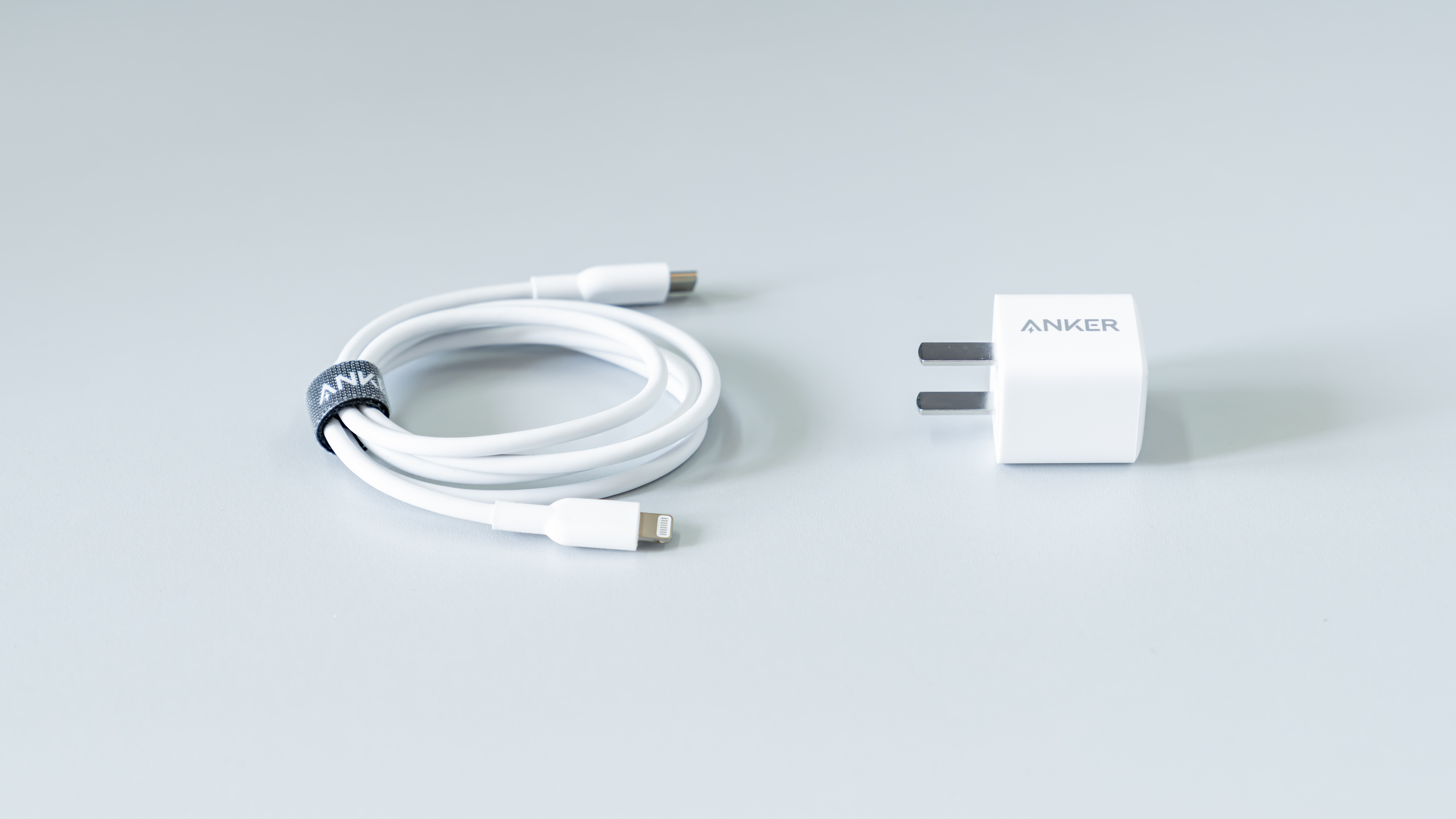 iPhone 12配件怎么选？手机壳、快充头、无线充一