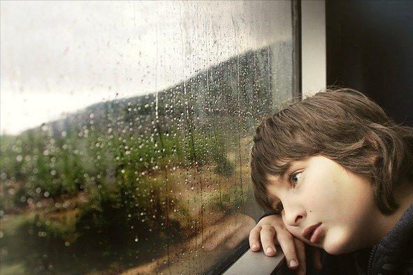 三種表現，說明孩子已經�過於�自卑，父母要特別注意了