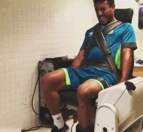 沙佩科恩斯重返巴甲，已成队长的空难幸存者捧