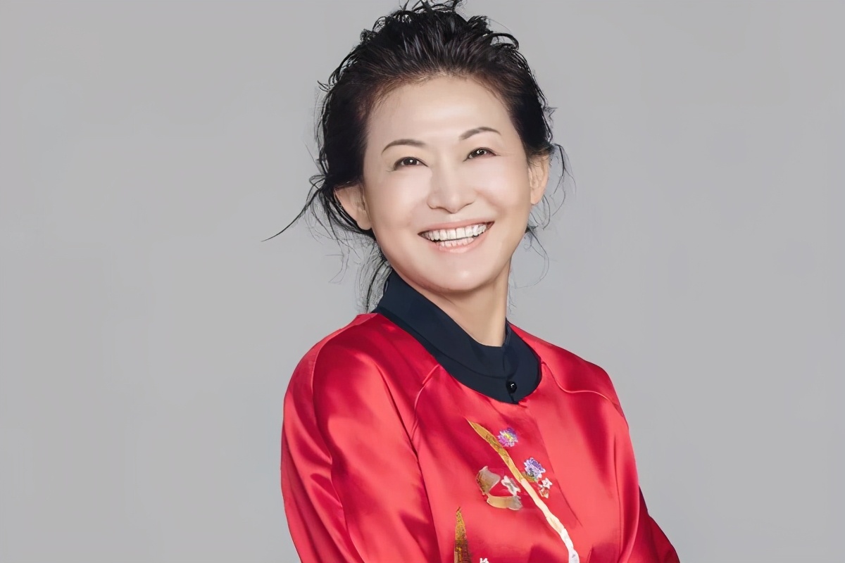 从地产大亨到掌舵700亿玻尿酸帝国，神秘女富豪赵燕的发家往事