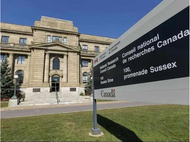 全球对抗疫情关键时刻，加拿大做出一重要决定