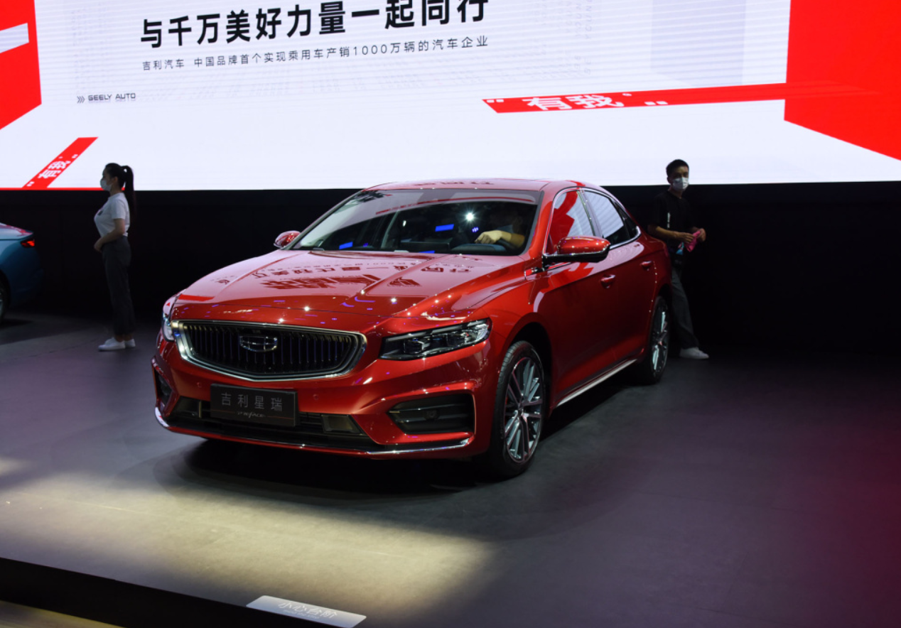 轴距2米8，车够大还漂亮，2.0T最大190马力，跑得快