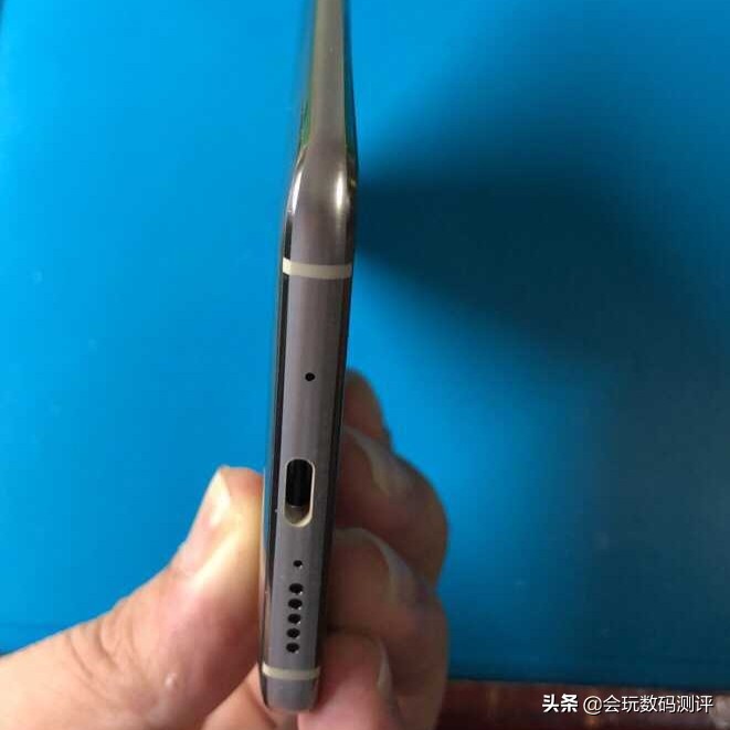 1300下手华为公司mate10Pro，麒麟970 8GB运行内存，外型十分空气！