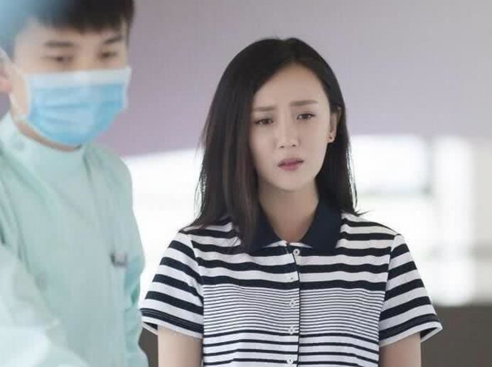 公公婆婆都是著名演员，可她出道多年而不红，