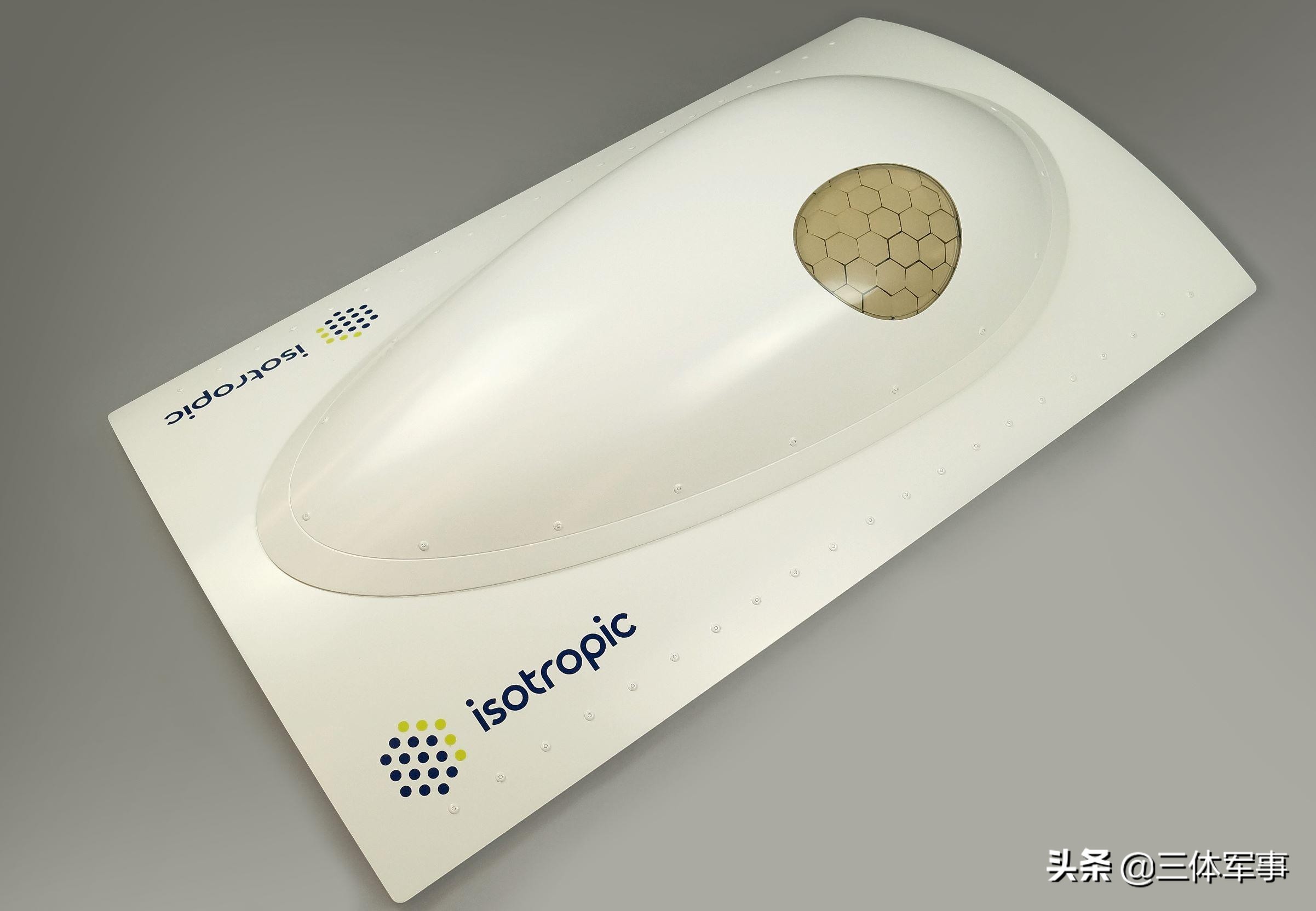 美军首座“舰载哈勃”曝光：无限瞬时带宽可在数分钟内锁定辽宁舰