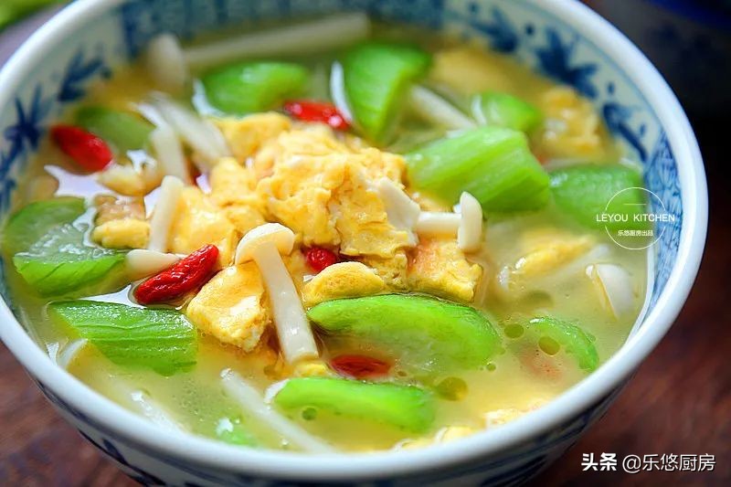 7月多喝这碗汤，鲜美又消暑，每次做都一点不剩