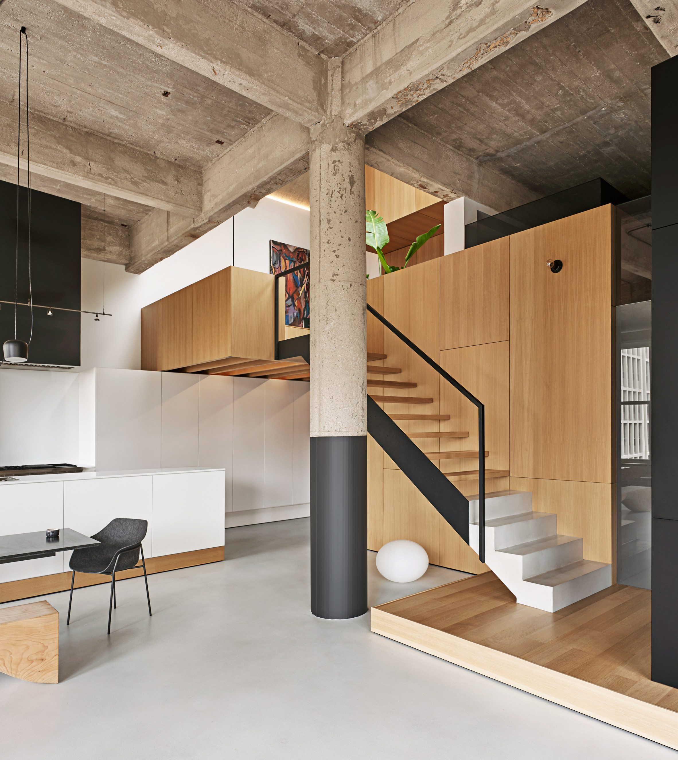209m²工业风公寓，双层LOFT体量交错好似垂直园林