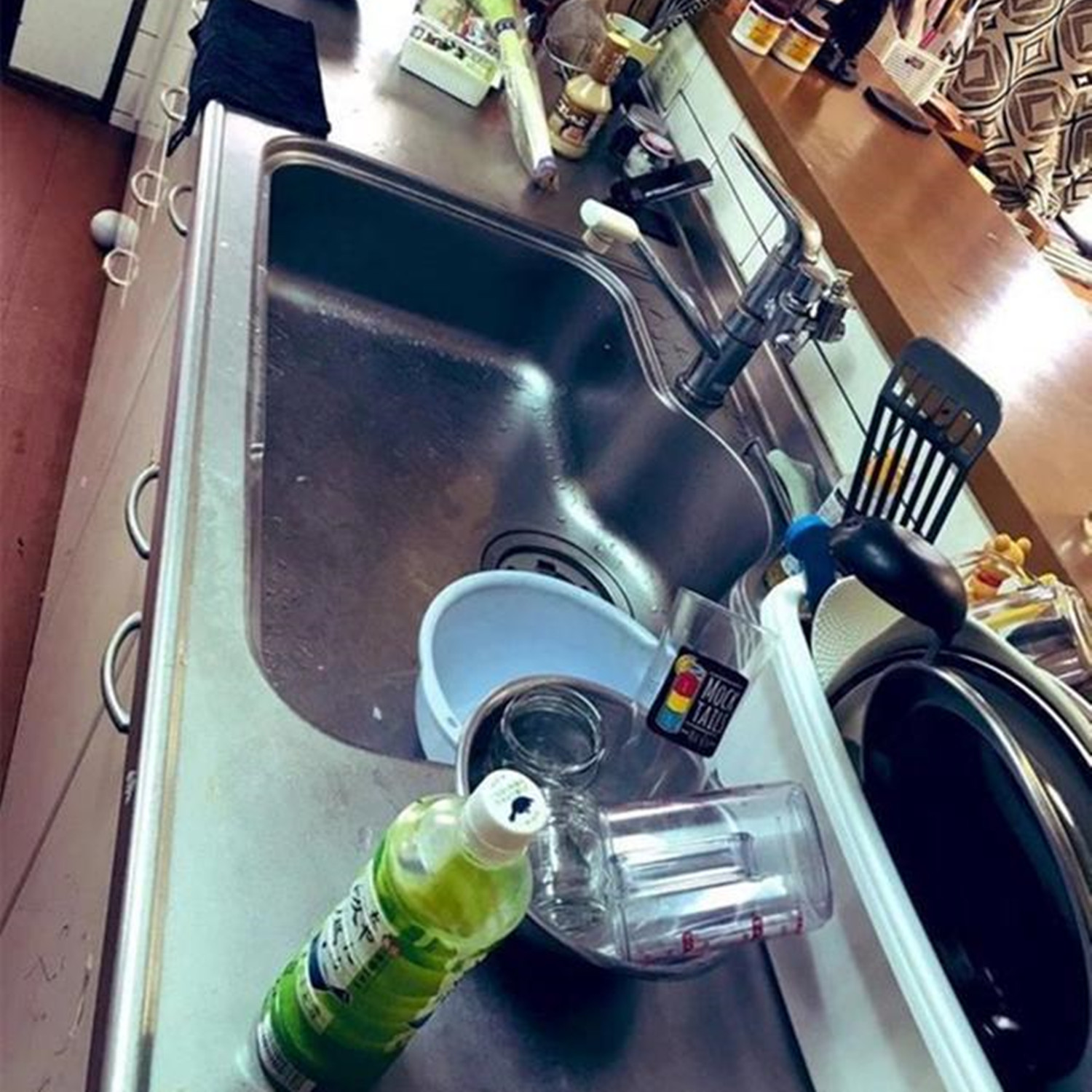 全职妈妈生病卧床三天，家中已不忍直视，晒出的对比照引人感慨