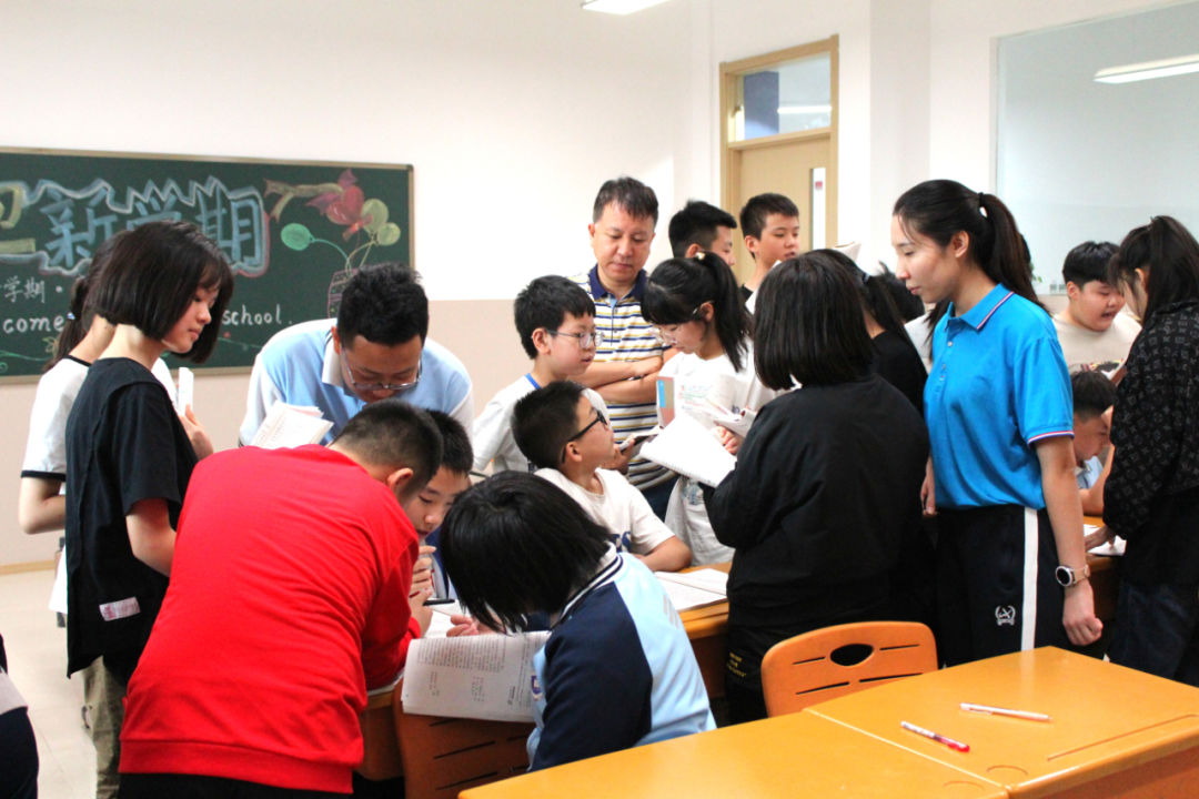 太原市彩虹双语学校迎接市教育局开学督导检查(图13)