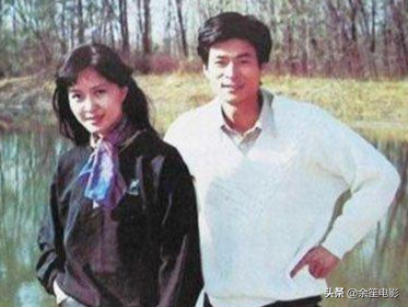80年代当红女星方舒，二婚嫁给小十岁屠洪刚，如今过得怎么样了？