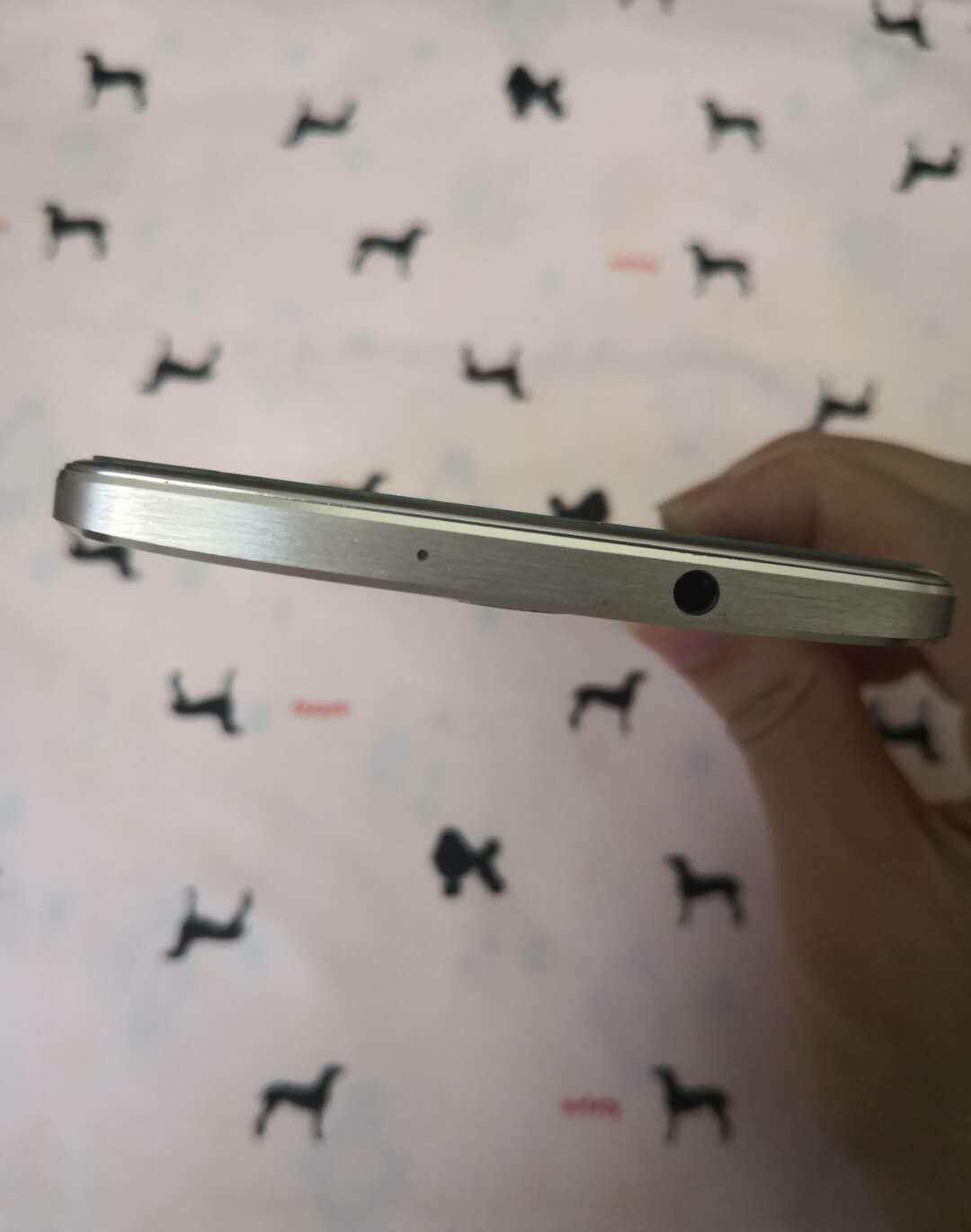 機皇華為公司mate8落伍了沒有？具體感受四年后我來告訴你回答！