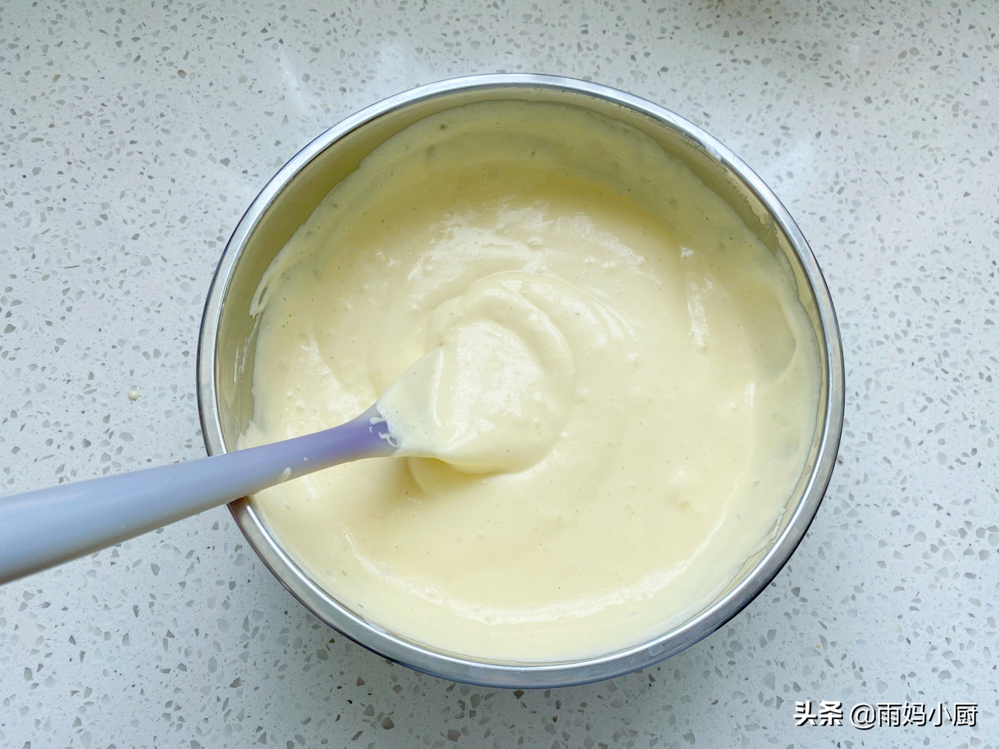 清明踏青時節，分享一款方便攜帶的鹹奶油蛋糕，清爽美味好吃不膩