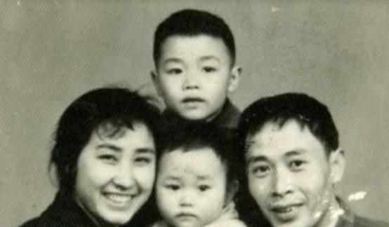 被汪峰那英杨坤等人群攻，十几年前的刀郎，到