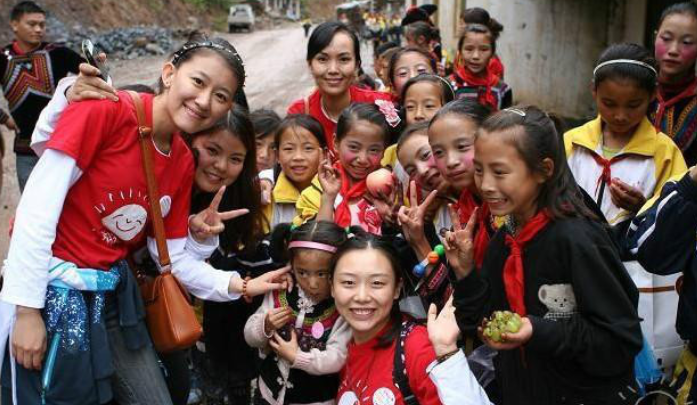 濮存昕嫁女儿，不收彩礼还倒贴50万，现实版凤凰