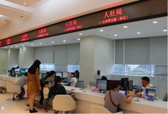 没交满15年的可以偷着乐了，社保新规定出炉，养老终于有着落