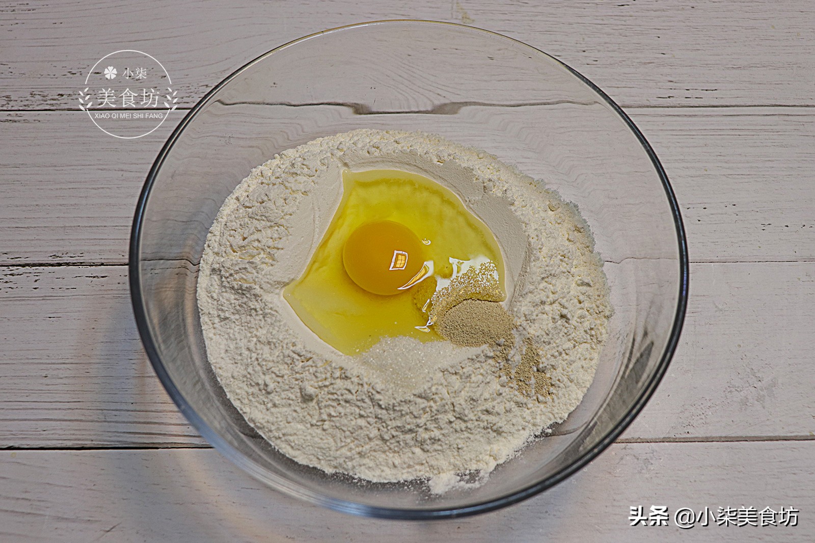 图片[4]-面粉里加一个鸡蛋 筷子一压 个个空心酥脆 20分钟搞定早餐 香-起舞食谱网