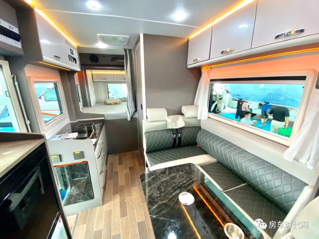 舜宇·威尔特芬V90C型 后拓展 氛围感十足 兼顾商务和旅居