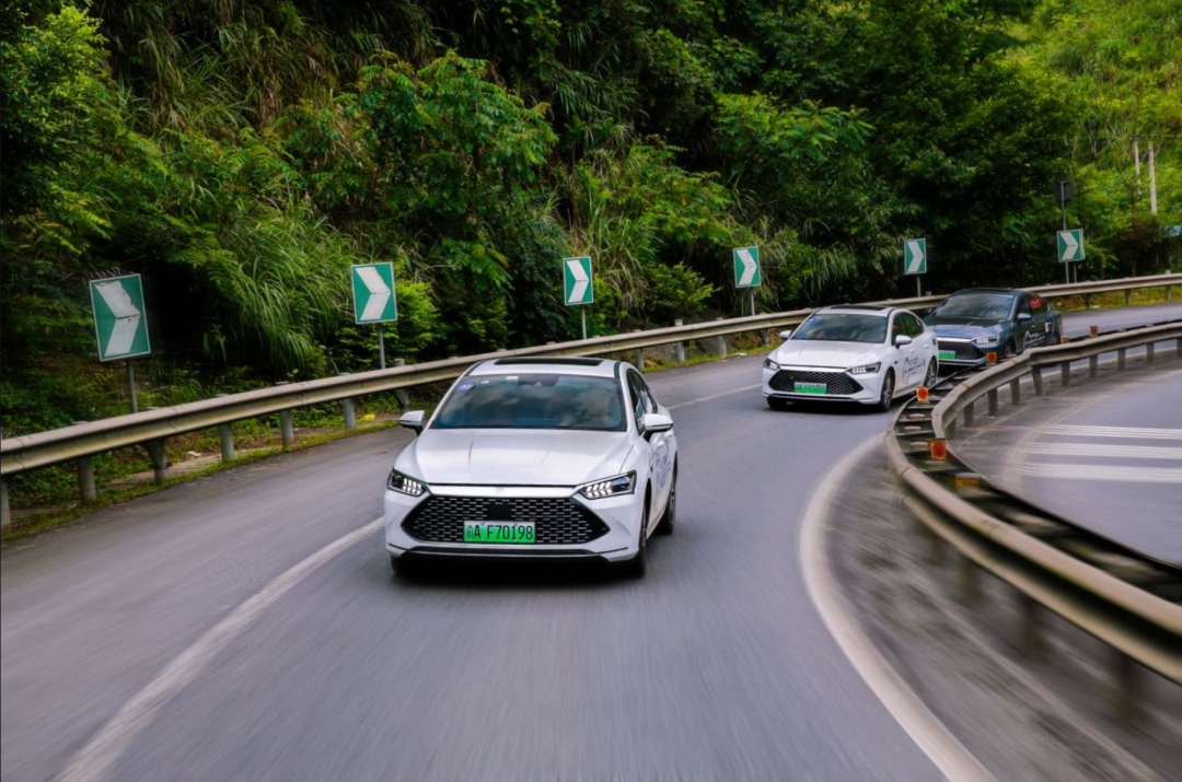 试驾比亚迪秦PLUS DM-i，低油耗和强动力可以兼得！