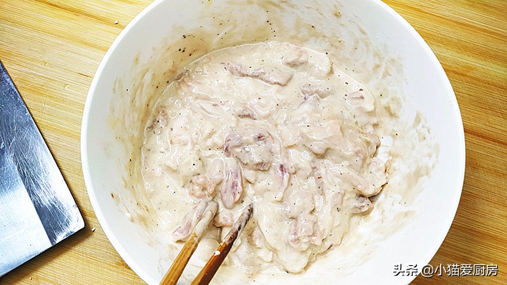 图片[4]-跟老妈学会“蒸酥肉”做法 做了一大碗 最后连汤汁都没剩下-起舞食谱网