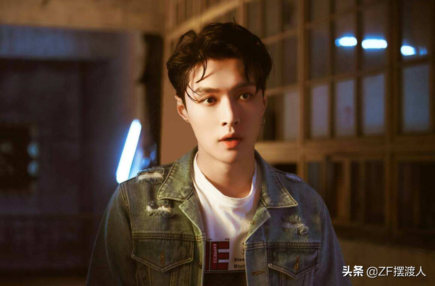 为了追星，把自己逼成顶级歌手，成为张艺兴最优秀的女粉丝