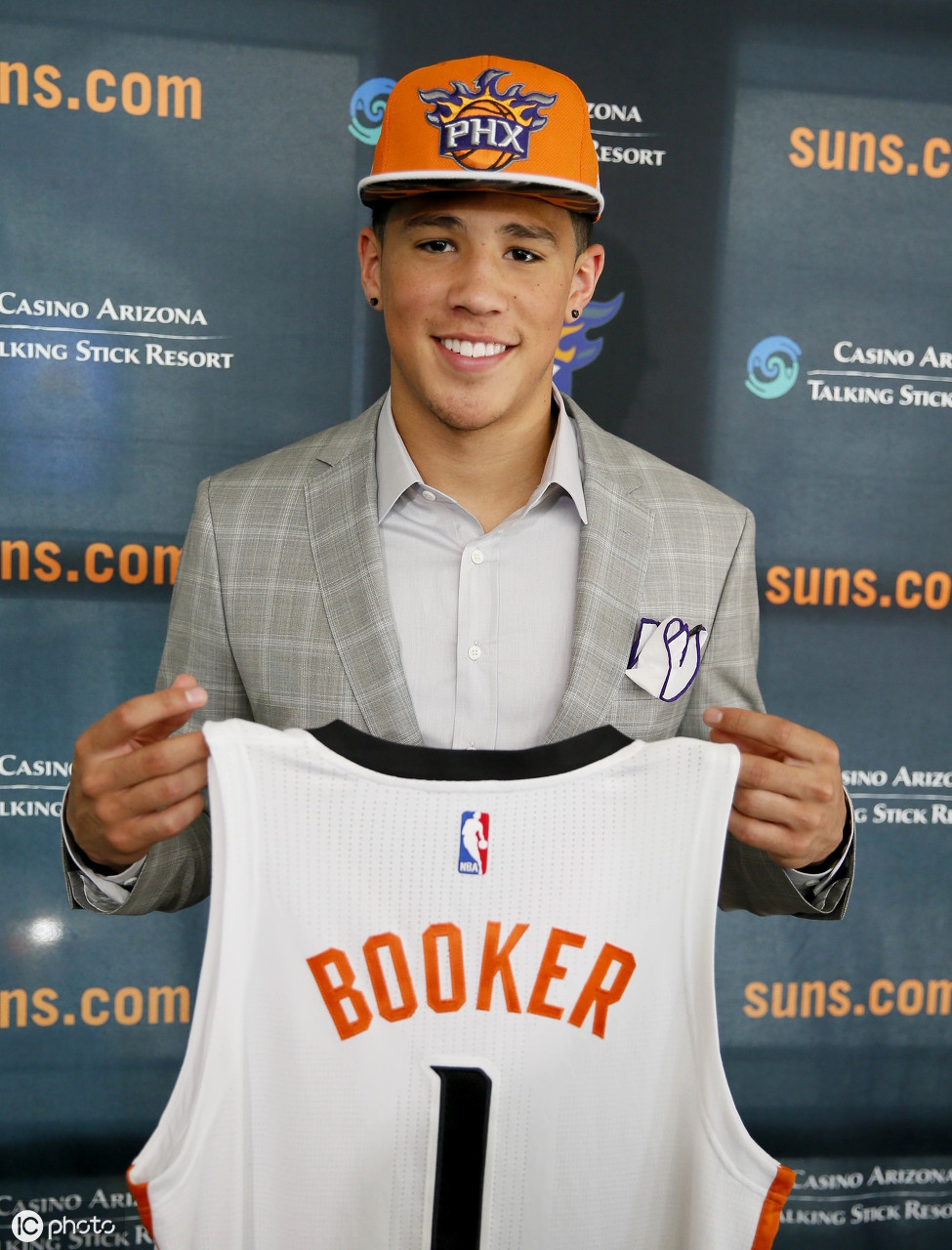 德文·布克(devin booker)