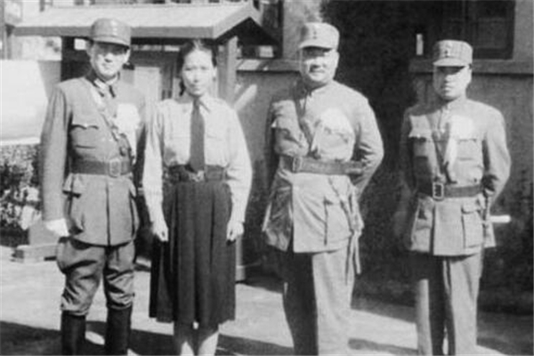 1952年，国军上将刘峙现身印尼沦为小学教员，蒋介石：别再丢人了