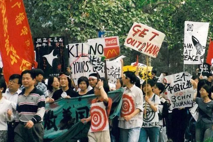1999美轰炸我驻南使馆后的交锋：曾经的隐忍，为