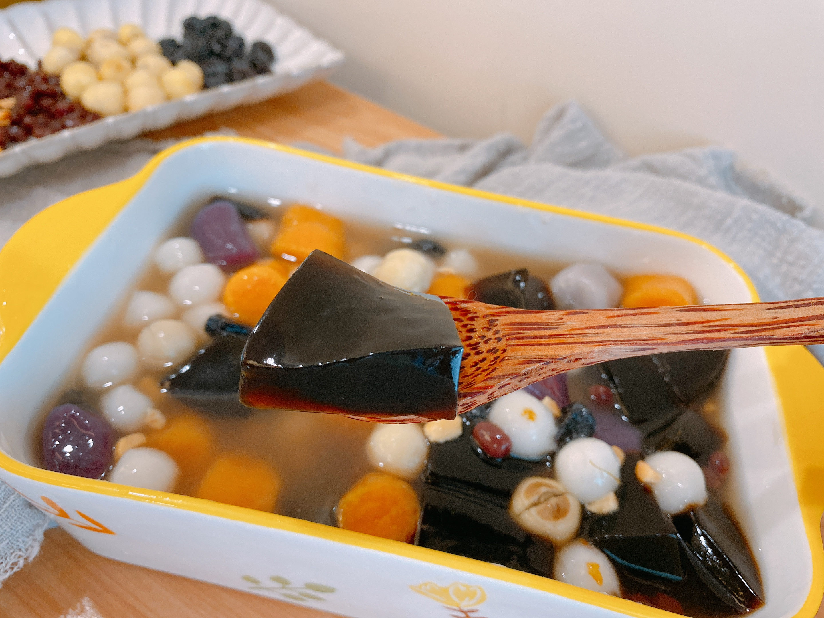 天气热试试冷饮拼盘，用料足清凉降火，比烧仙草还好吃，解暑神器