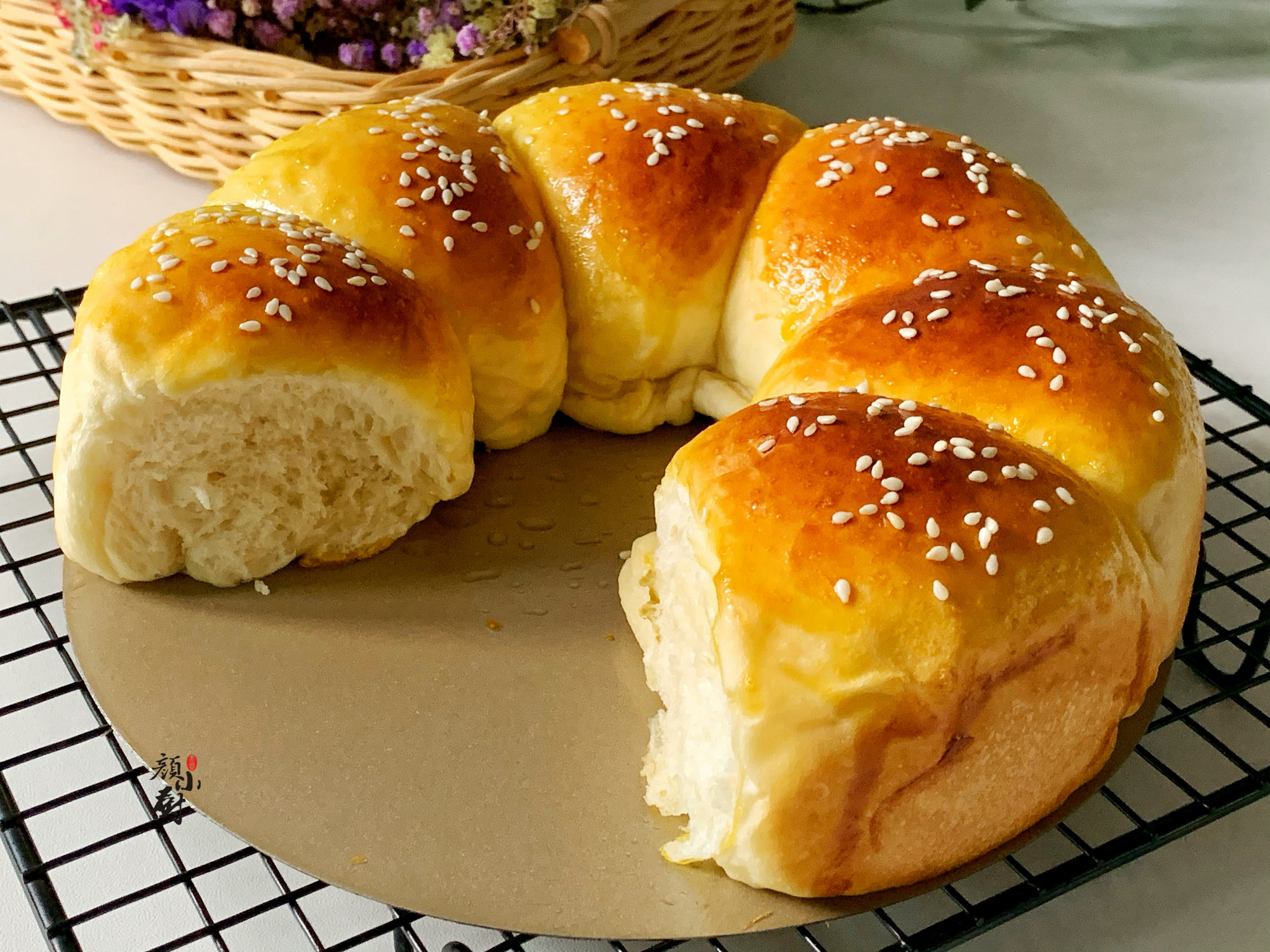 1碗麵粉，一杯羊奶，教你做出鬆軟香甜的麵包，大人小孩都愛吃