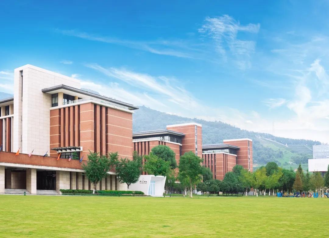 媒体报道丨温州肯恩大学：“建”证中西方文化的融合