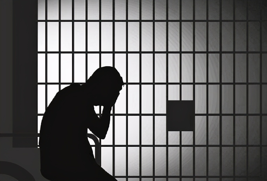 天津黑老大获刑25年，4年前“辉煌”出狱，上百豪车占满高速公路接风