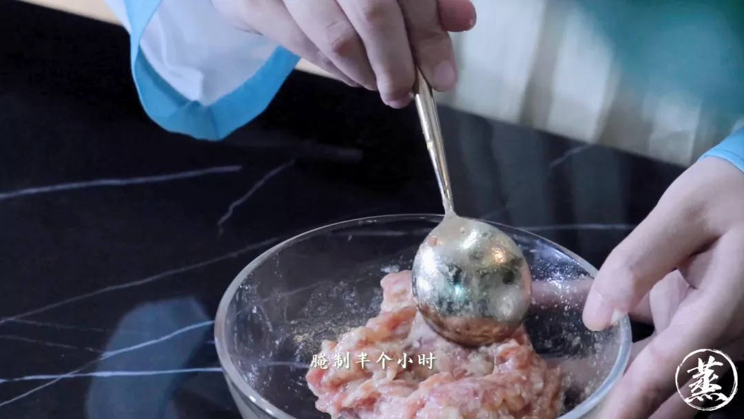 奧田廚房的“蒸”鮮美味，在這一口彈滑多汁的糯米丸子里