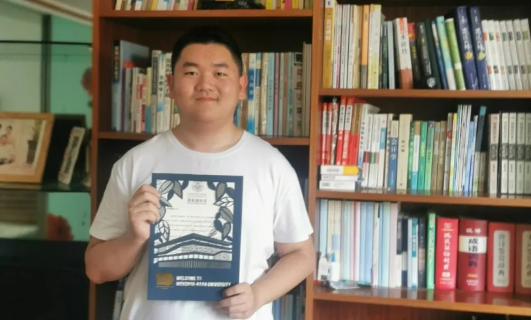 是心动啊!跟着通知书,见证新生们和温肯的“定情”时刻