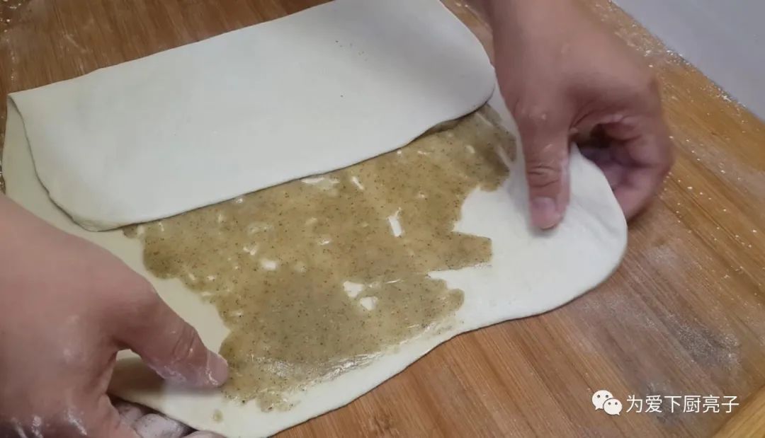 最近这蕉叶做法火了，锅里一炸，比面包馒头好吃，学会都能开店了