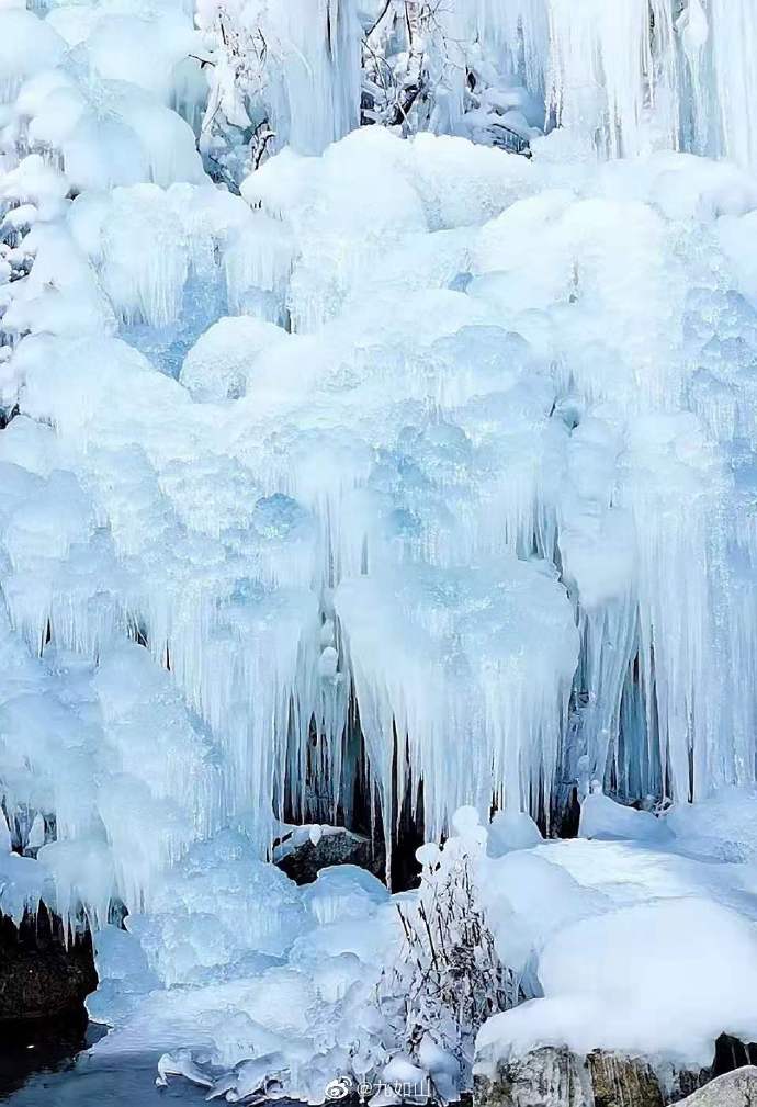 奇观丨九如山冰瀑！济南冬天不可错过的绝美景致！