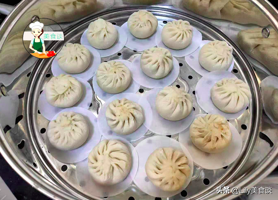 冬天蒸小籠包，掌握好這2點，個個皮軟餡香，蒸一鍋不夠吃，真香